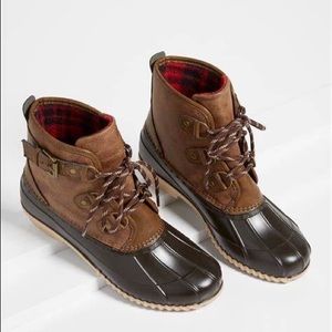 Maurices Kylie Short Duck Boot; NWT; Never worn